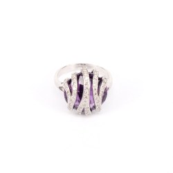 Anello in oro bianco ametista e diamanti
